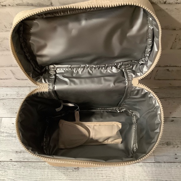 Rae Dunn Bee Kind Lunch Tote - Picture 6 of 6